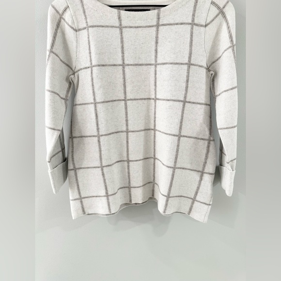 Tahari Windowpane Plaid Sweater Gray Size XS - Picture 4 of 6